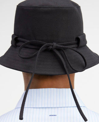 JACQUEMUS cappello da pescatore con fiocco - Moda & Modi Luxury