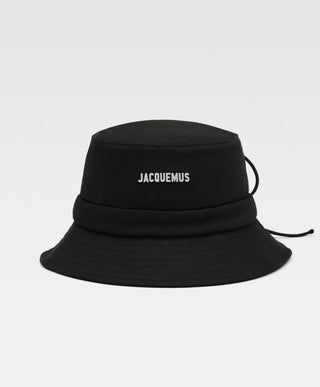 JACQUEMUS cappello da pescatore con fiocco - Moda & Modi Luxury